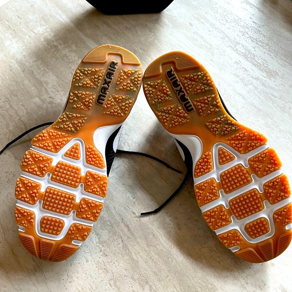 New w/o box, never been worn Nike Black Trainers - Picture 4 of 5